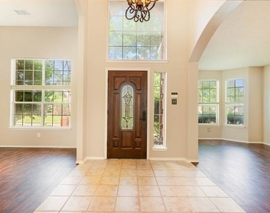 3108 Palmtree Drive - Photo Thumbnail 2
