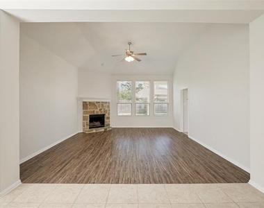 5112 Datewood Lane - Photo Thumbnail 6