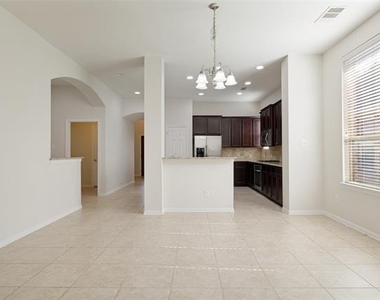 5112 Datewood Lane - Photo Thumbnail 4