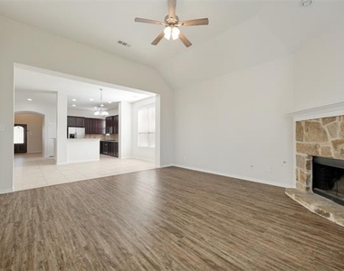 5112 Datewood Lane - Photo Thumbnail 7