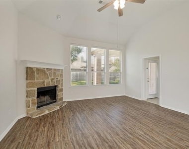 5112 Datewood Lane - Photo Thumbnail 9