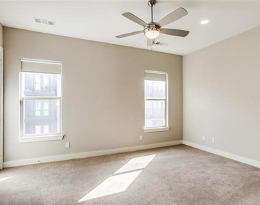 2325 Stutz Drive - Photo Thumbnail 22