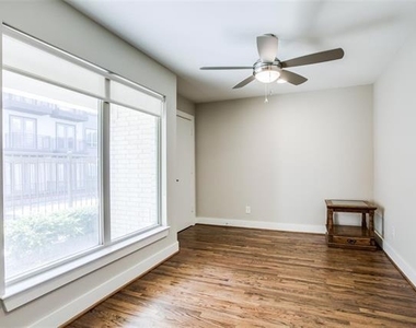 2325 Stutz Drive - Photo Thumbnail 5