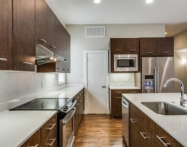 2325 Stutz Drive - Photo Thumbnail 9