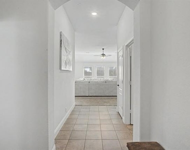 1004 Deer Ridge Drive - Photo Thumbnail 23
