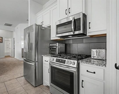 1004 Deer Ridge Drive - Photo Thumbnail 8