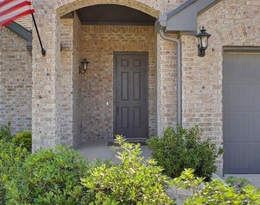 1004 Deer Ridge Drive - Photo Thumbnail 1