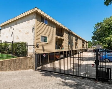 5109 Cedar Springs - Photo Thumbnail 15