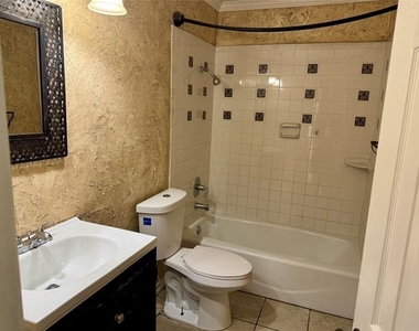 9113 Willowbrook Drive - Photo Thumbnail 11