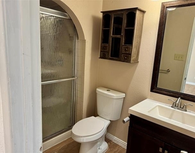 9113 Willowbrook Drive - Photo Thumbnail 13