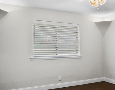 613 Overland Trail - Photo Thumbnail 3