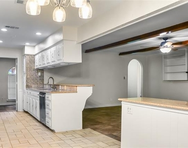 613 Overland Trail - Photo Thumbnail 14
