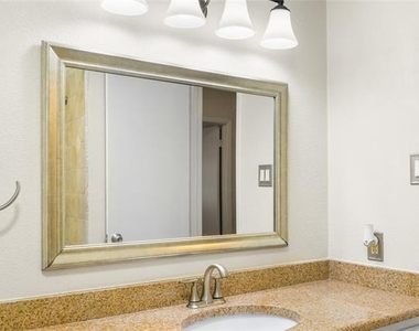 613 Overland Trail - Photo Thumbnail 6