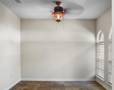 613 Overland Trail - Photo Thumbnail 2