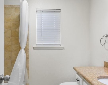 613 Overland Trail - Photo Thumbnail 4