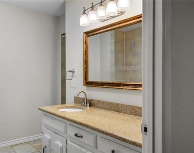 613 Overland Trail - Photo Thumbnail 25