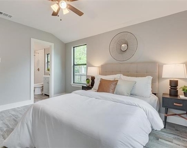 2124 Tisinger Avenue - Photo Thumbnail 9