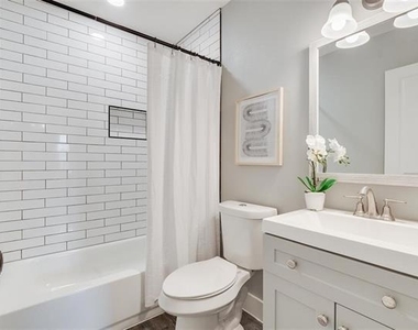 2124 Tisinger Avenue - Photo Thumbnail 11