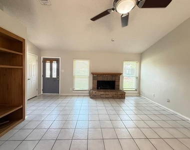 4425 Durango Lane - Photo Thumbnail 3