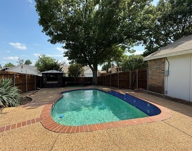4425 Durango Lane - Photo Thumbnail 14