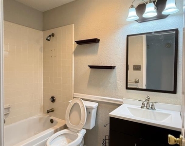 4425 Durango Lane - Photo Thumbnail 12