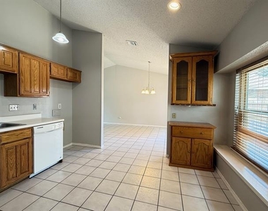4425 Durango Lane - Photo Thumbnail 6