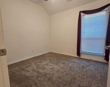 126 Redding Lane - Photo Thumbnail 16