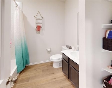 13153 Enclave Parkway - Photo Thumbnail 2