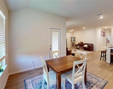 13153 Enclave Parkway - Photo Thumbnail 8