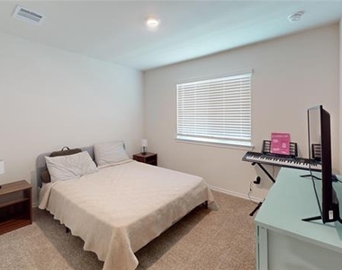 13153 Enclave Parkway - Photo Thumbnail 6
