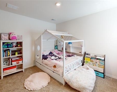 13153 Enclave Parkway - Photo Thumbnail 7