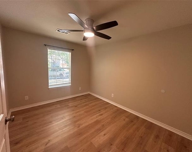 738 Wayne Avenue - Photo Thumbnail 16