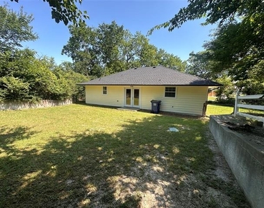 738 Wayne Avenue - Photo Thumbnail 21