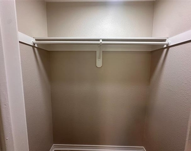 738 Wayne Avenue - Photo Thumbnail 18