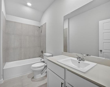 709 Summerberry Drive - Photo Thumbnail 12
