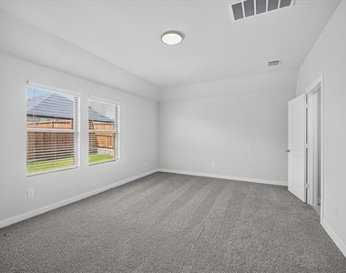 709 Summerberry Drive - Photo Thumbnail 10
