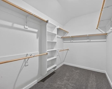 709 Summerberry Drive - Photo Thumbnail 9
