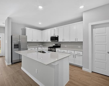 709 Summerberry Drive - Photo Thumbnail 3