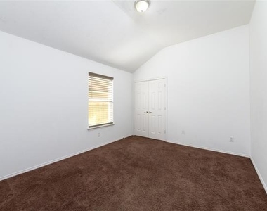 1123 Warrior Drive - Photo Thumbnail 7