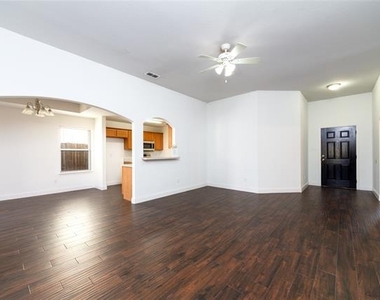 1123 Warrior Drive - Photo Thumbnail 4