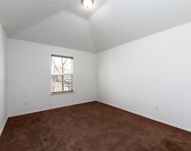 1123 Warrior Drive - Photo Thumbnail 6