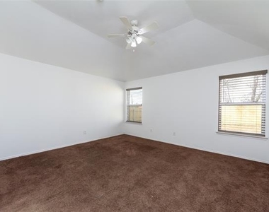 1123 Warrior Drive - Photo Thumbnail 8
