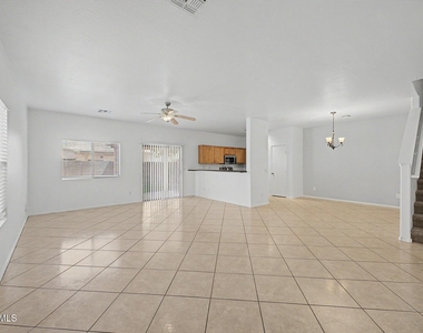 7027 W Lincoln Street - Photo Thumbnail 2