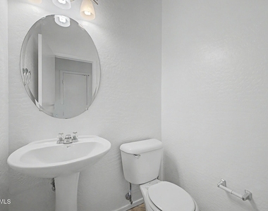 7027 W Lincoln Street - Photo Thumbnail 10