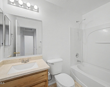 7027 W Lincoln Street - Photo Thumbnail 18
