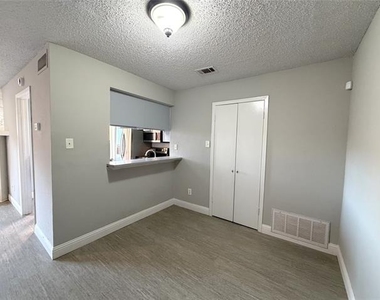 4233 Madera Road - Photo Thumbnail 6