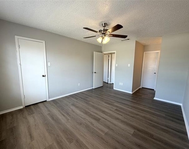 4233 Madera Road - Photo Thumbnail 11