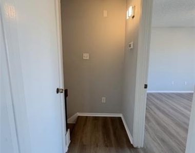 4233 Madera Road - Photo Thumbnail 10