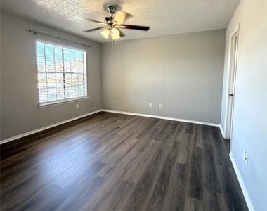 4233 Madera Road - Photo Thumbnail 13