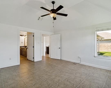 204 Captains Court - Photo Thumbnail 15